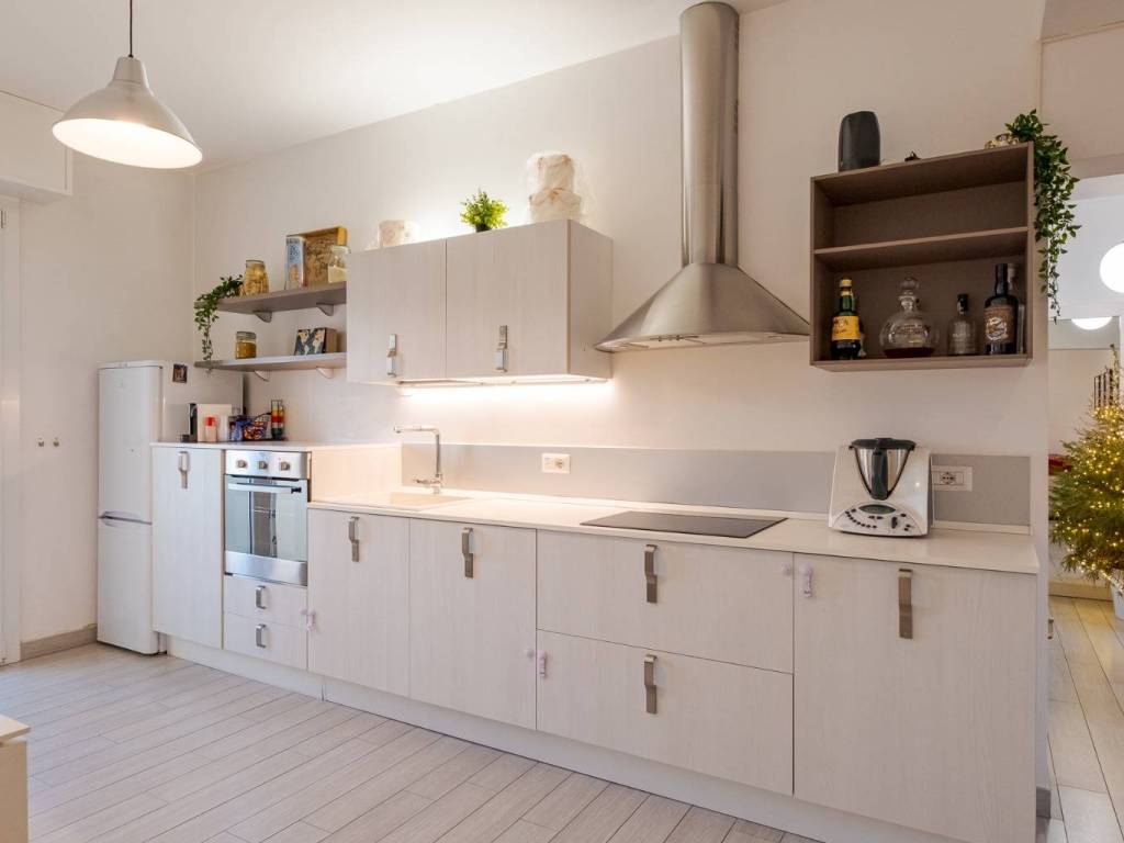 appartamento in vendita a Milano in zona Gallaratese