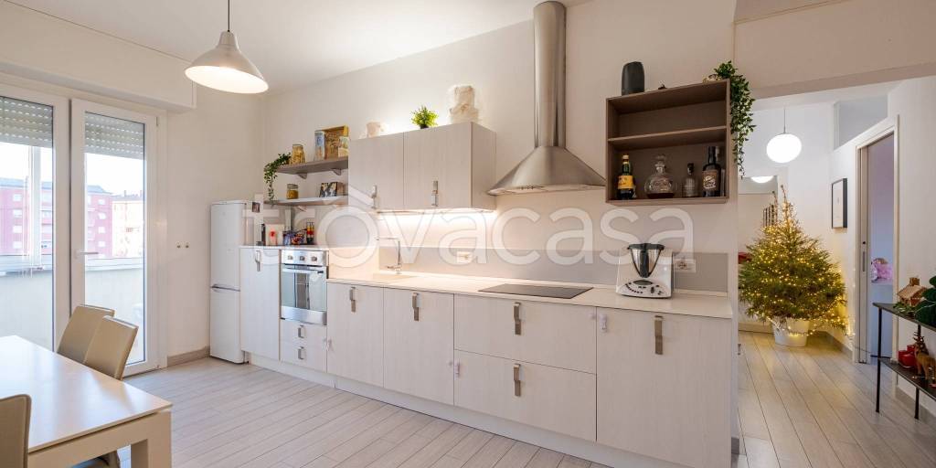 appartamento in vendita a Milano in zona Gallaratese