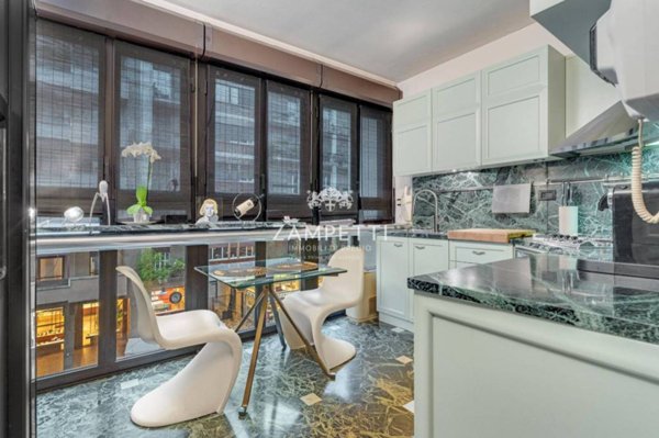 appartamento in vendita a Milano in zona Porta Garibaldi