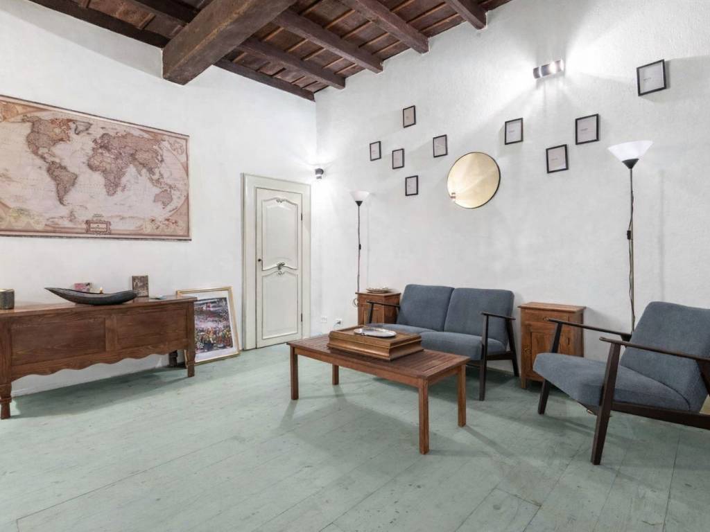 appartamento in vendita a Milano in zona Porta Genova