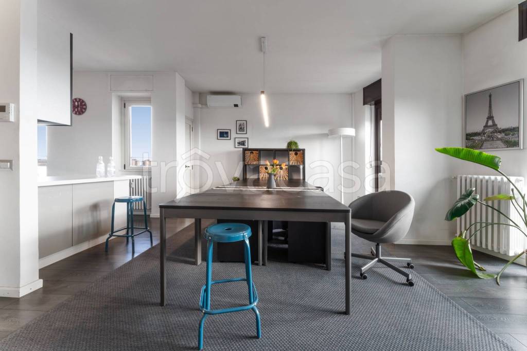 appartamento in vendita a Milano in zona Crescenzago