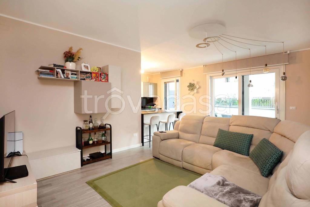 appartamento in vendita a Milano in zona Molino Dorino