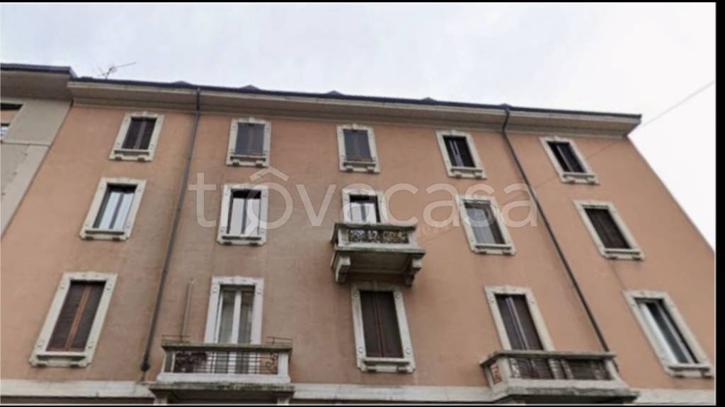 appartamento in vendita a Milano in zona Segnano