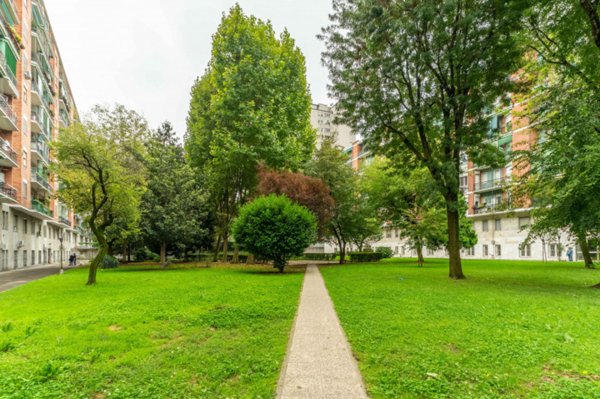 appartamento in vendita a Milano in zona Famagosta
