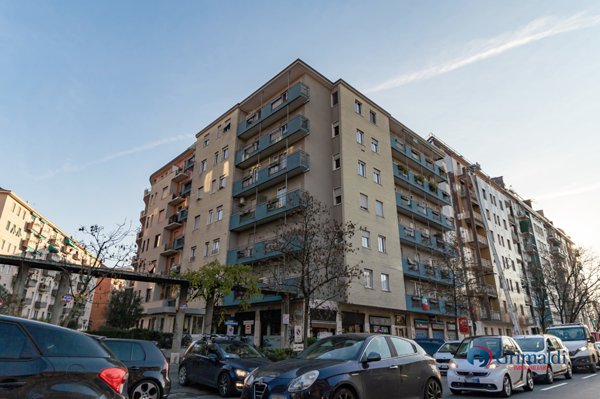 appartamento in vendita a Milano in zona Rembrandt
