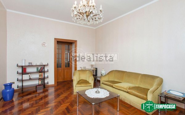 appartamento in vendita a Milano in zona Sant'Ambrogio