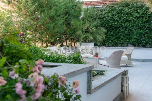 casa indipendente in vendita a Milano in zona Vigentino