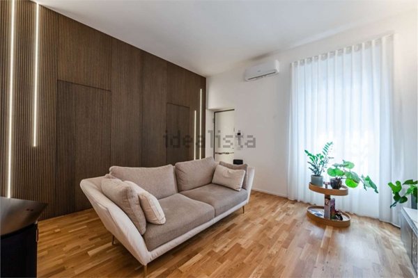 appartamento in vendita a Milano in zona Vigentino