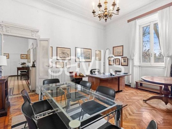 appartamento in vendita a Milano in zona Sempione