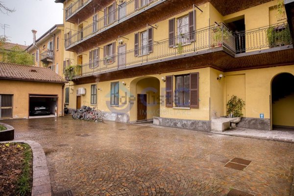 appartamento in vendita a Milano in zona Lambrate