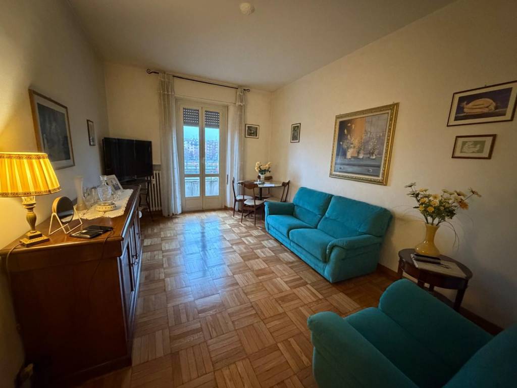 appartamento in vendita a Milano in zona Centro Direzionale