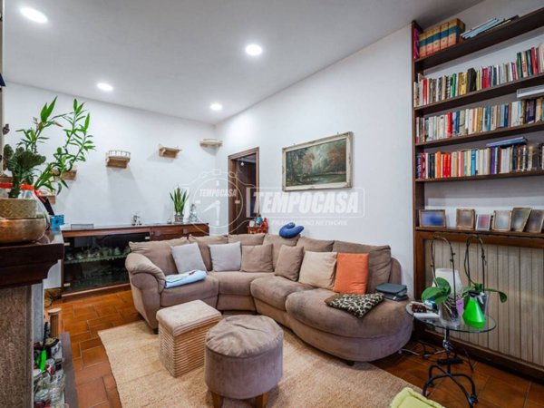 appartamento in vendita a Milano in zona Vigentino