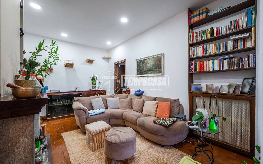 appartamento in vendita a Milano in zona Vigentino