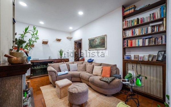 appartamento in vendita a Milano in zona Vigentino