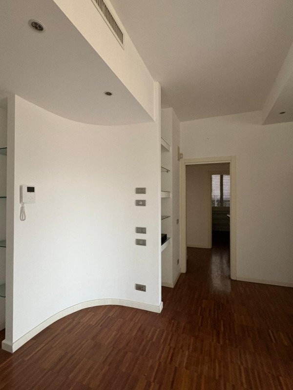 appartamento in vendita a Milano in zona Porta Nuova