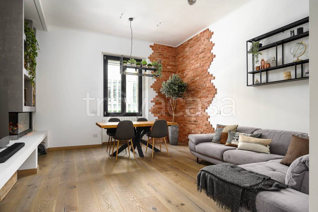 appartamento in vendita a Milano in zona Porta Garibaldi