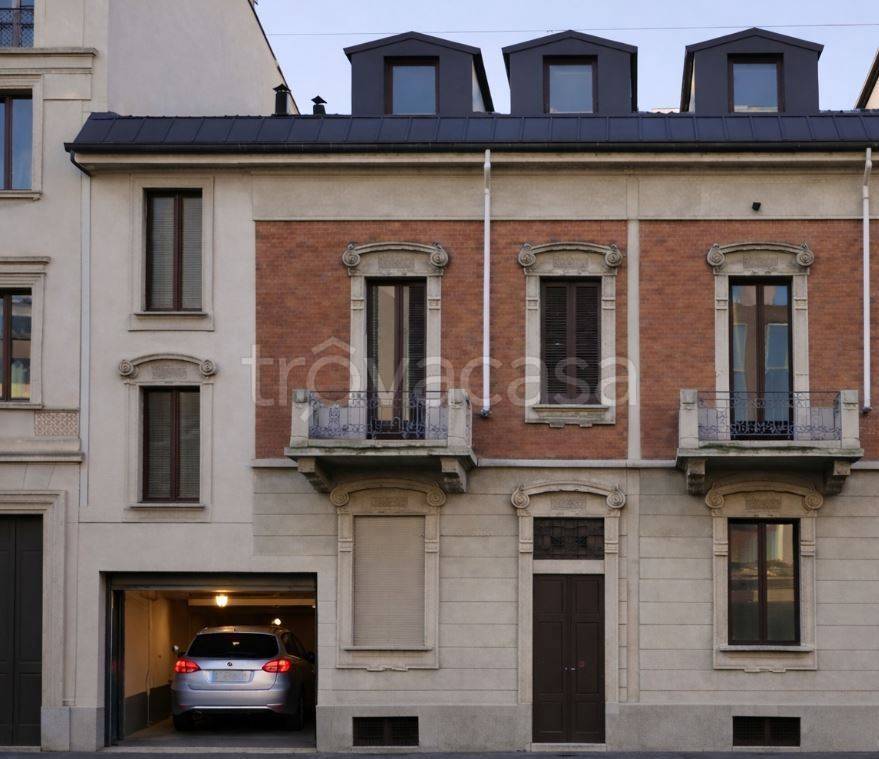 casa indipendente in vendita a Milano in zona Città Studi