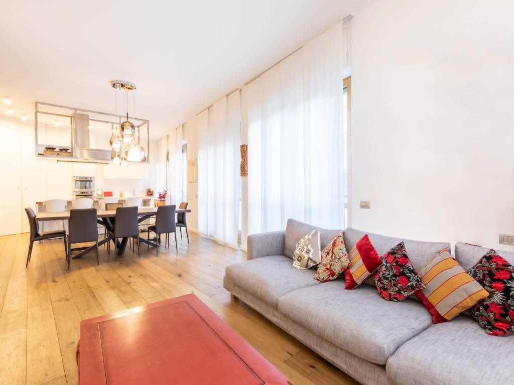 appartamento in vendita a Milano in zona Porta Garibaldi