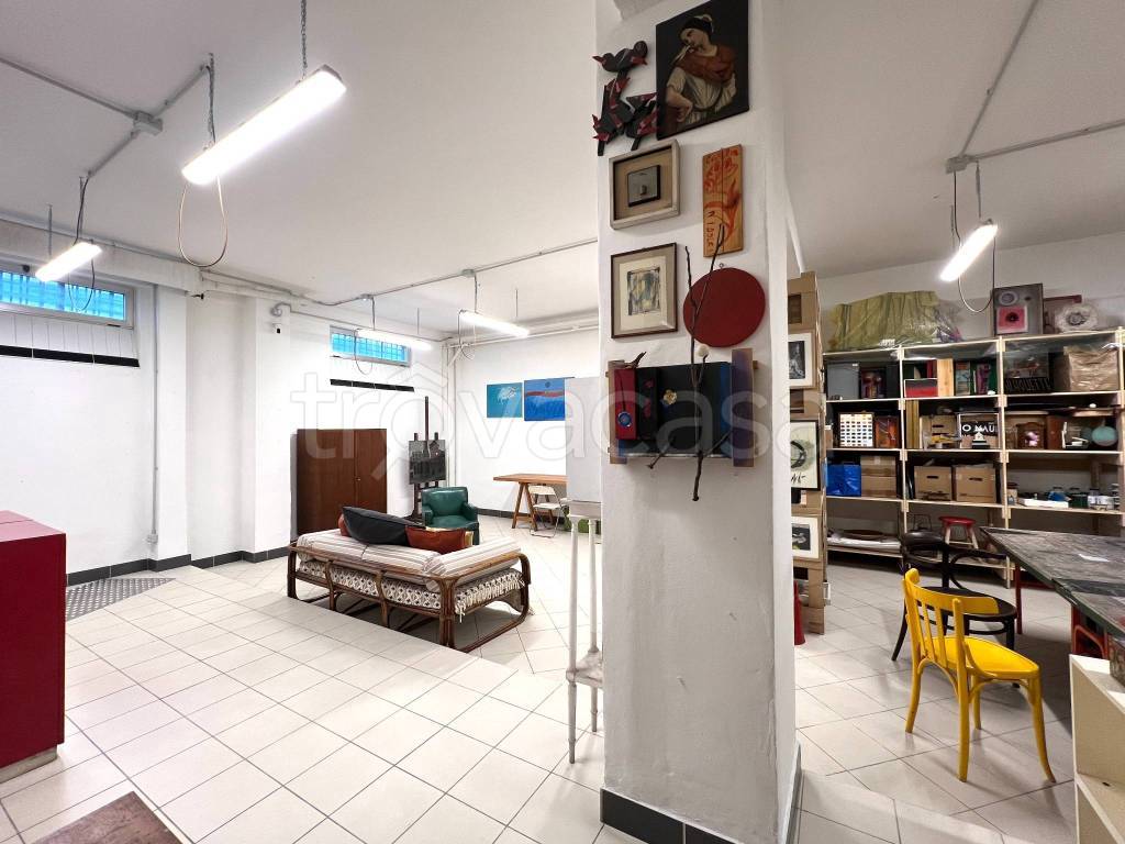 locale commerciale in vendita a Milano in zona Solari