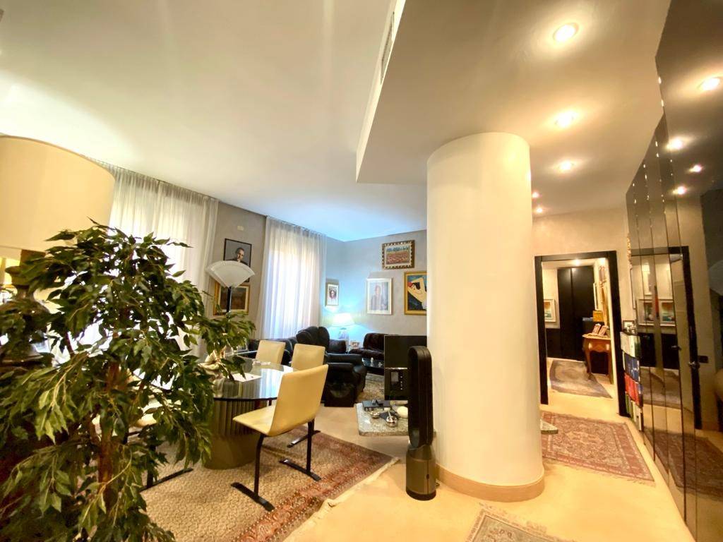 appartamento in vendita a Milano in zona Solari