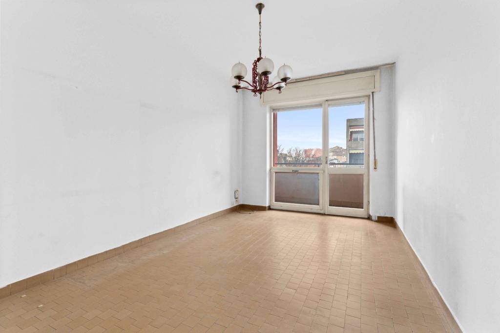 appartamento in vendita a Milano in zona Famagosta