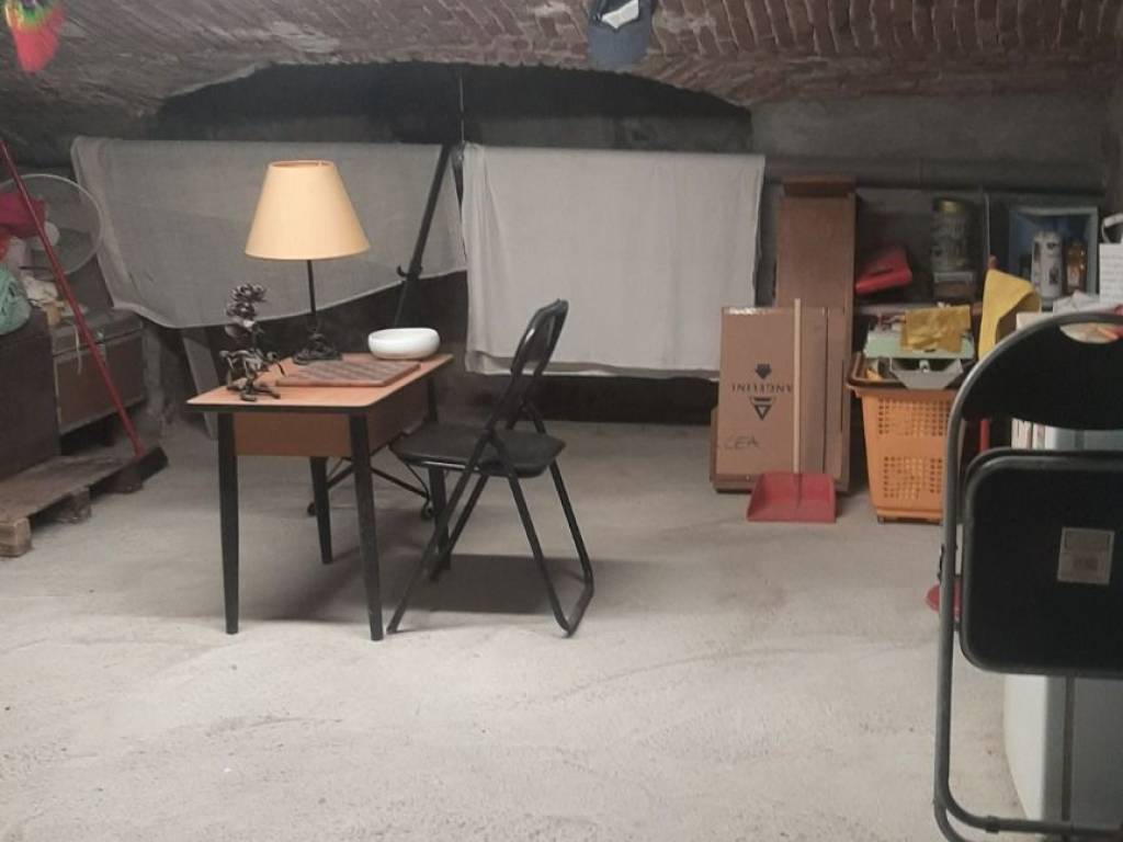 locale commerciale in vendita a Milano in zona Porta Venezia