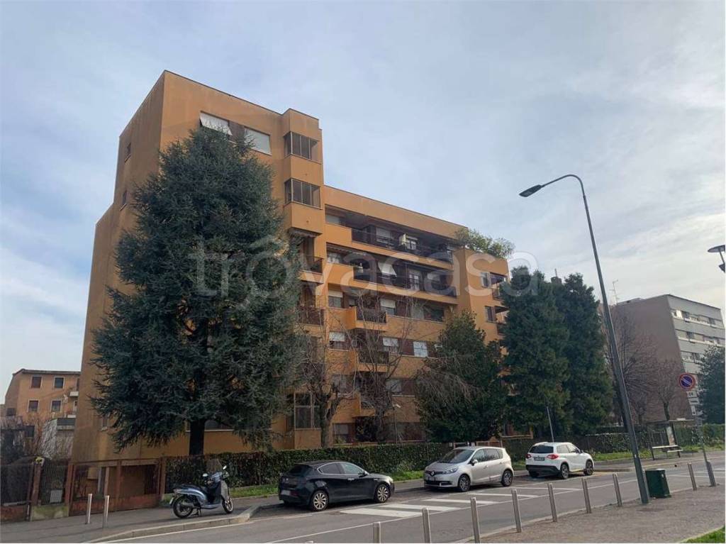 appartamento in vendita a Milano in zona Ponte Lambro