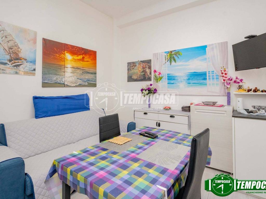 appartamento in vendita a Milano in zona Baggio