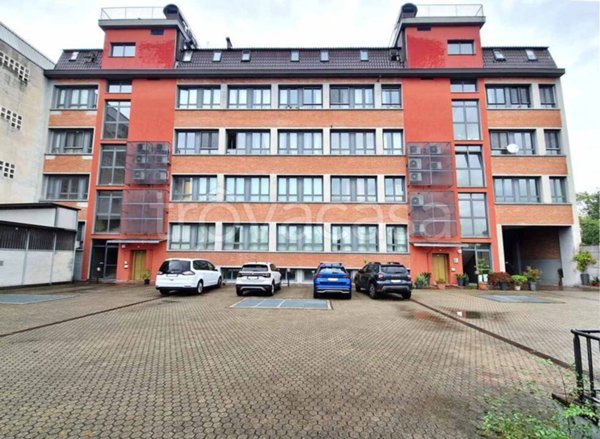 ufficio in vendita a Milano in zona Piazzale Lodi