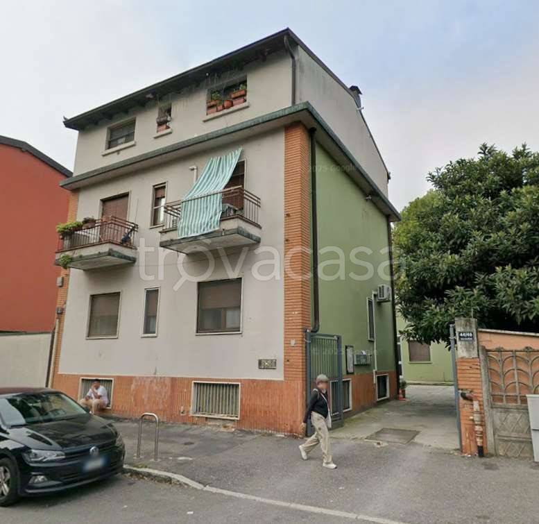 appartamento in vendita a Milano in zona Ponte Lambro