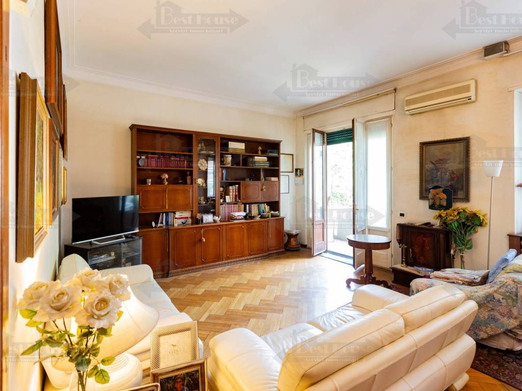 appartamento in vendita a Milano in zona Città Studi