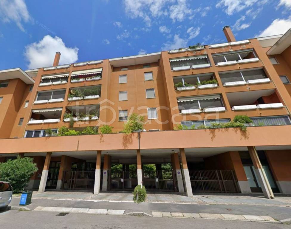appartamento in vendita a Milano in zona Gratosoglio
