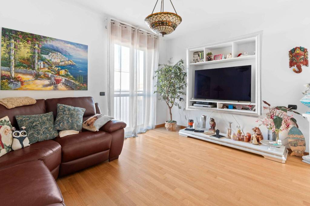 appartamento in vendita a Milano in zona Famagosta