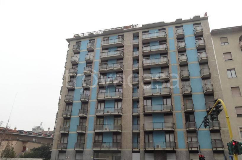 appartamento in vendita a Milano in zona Cascina dei Pomi