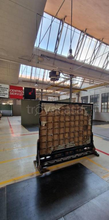 negozio in vendita a Milano in zona Crescenzago