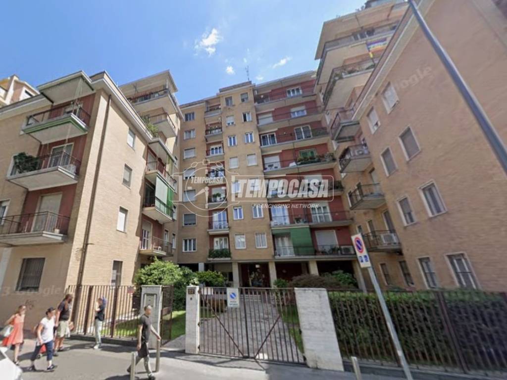 appartamento in vendita a Milano in zona Morivione