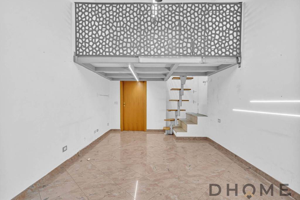 negozio in vendita a Milano in zona Crescenzago