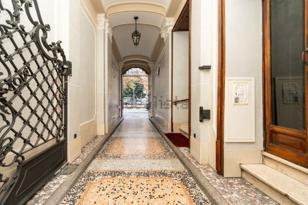 appartamento in vendita a Milano in zona Piazzale Lodi