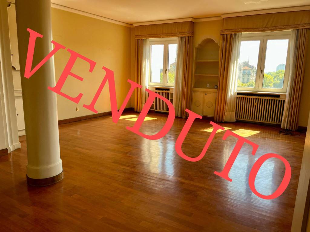 appartamento in vendita a Milano in zona Sempione