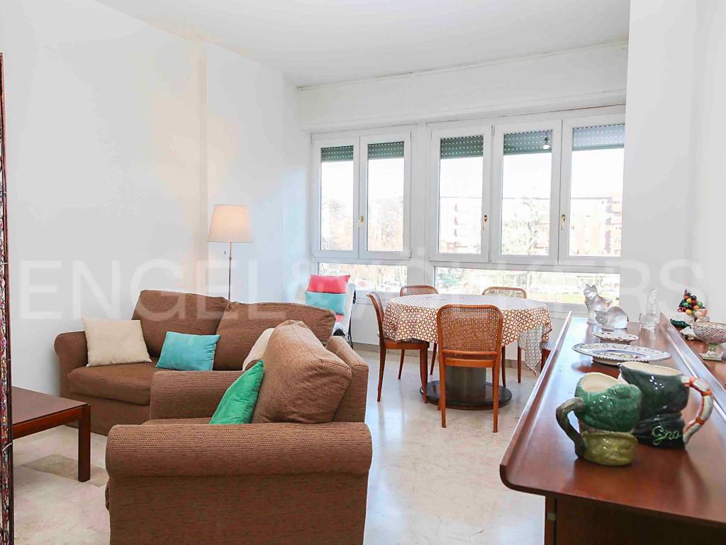 appartamento in vendita a Milano in zona Lorenteggio