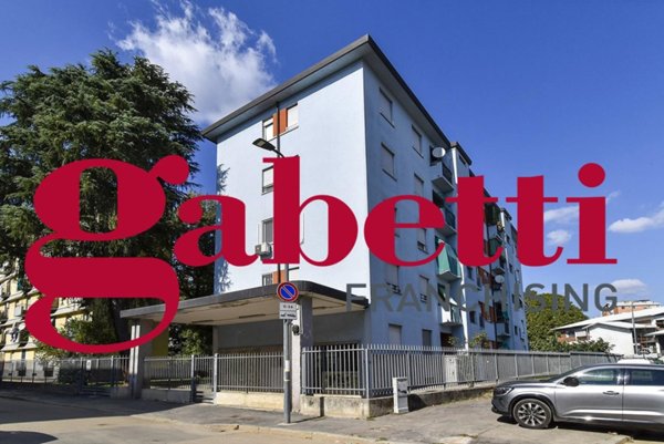 appartamento in vendita a Milano in zona Segnano