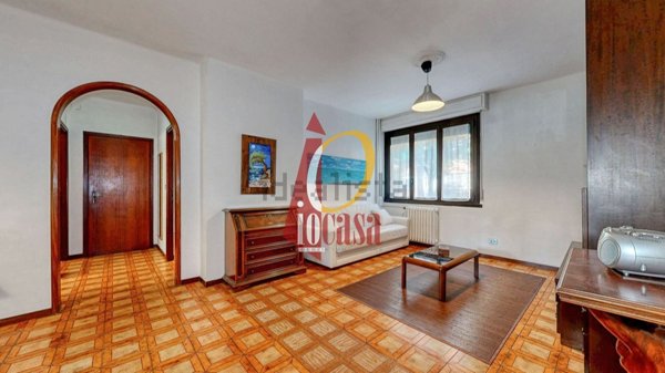 appartamento in vendita a Milano in zona Corvetto