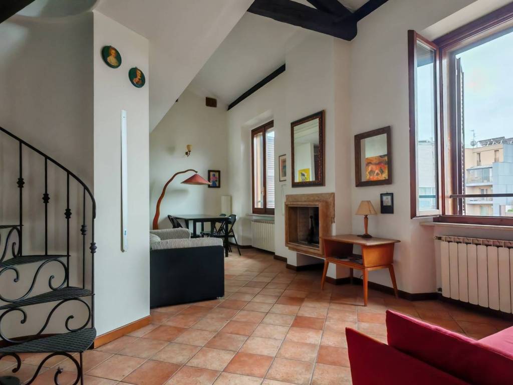 appartamento in vendita a Milano in zona Cinque Giornate