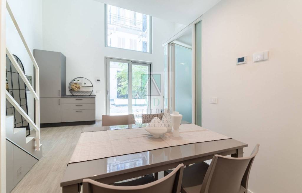 appartamento in vendita a Milano in zona Bocconi