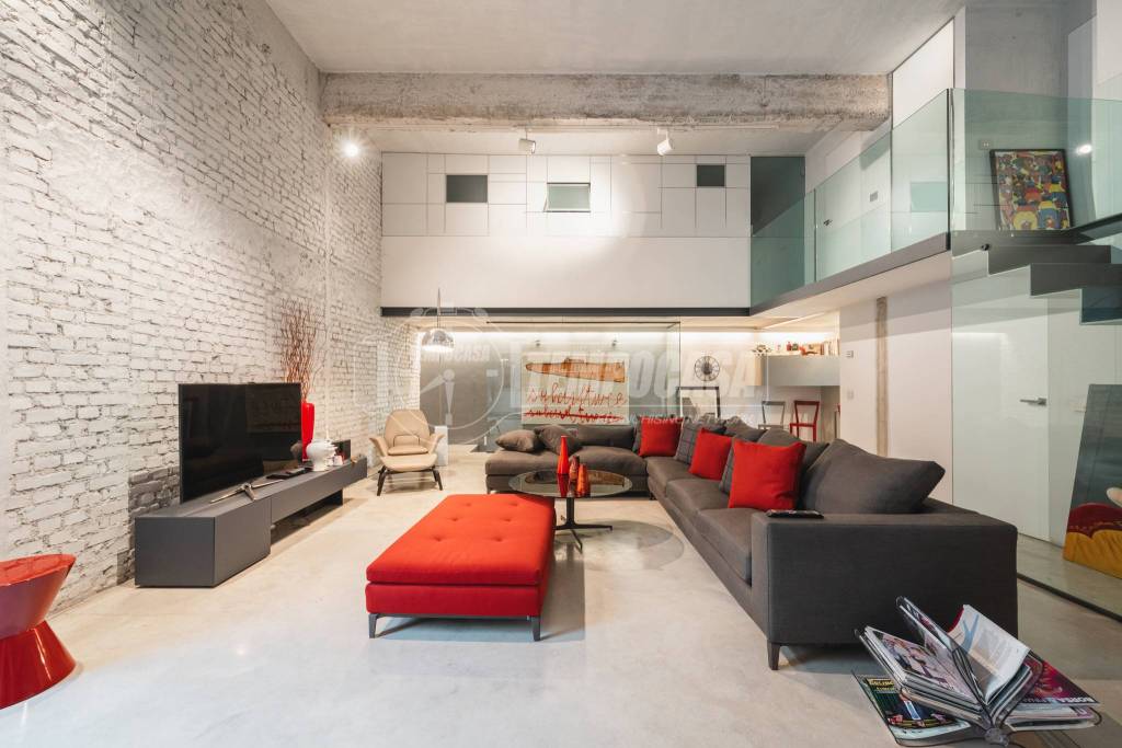 appartamento in vendita a Milano in zona Lambrate