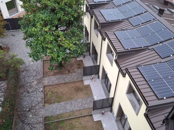casa indipendente in vendita a Milano in zona Adriano
