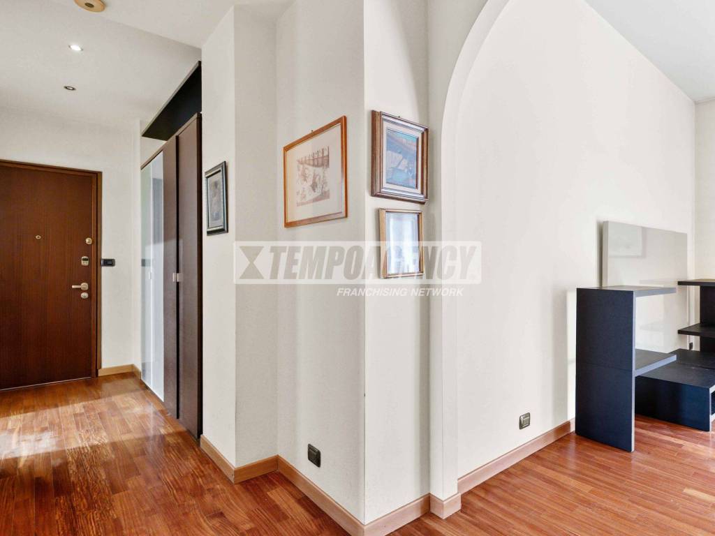 appartamento in vendita a Milano in zona Famagosta