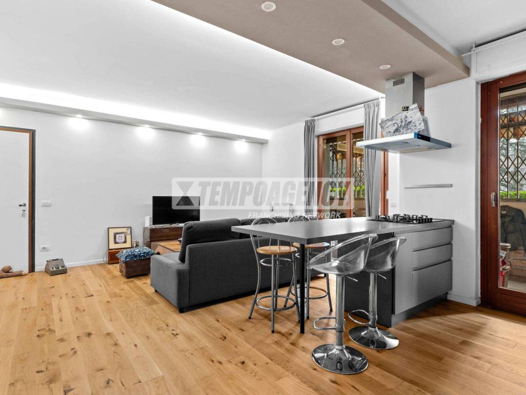 appartamento in vendita a Milano in zona Famagosta