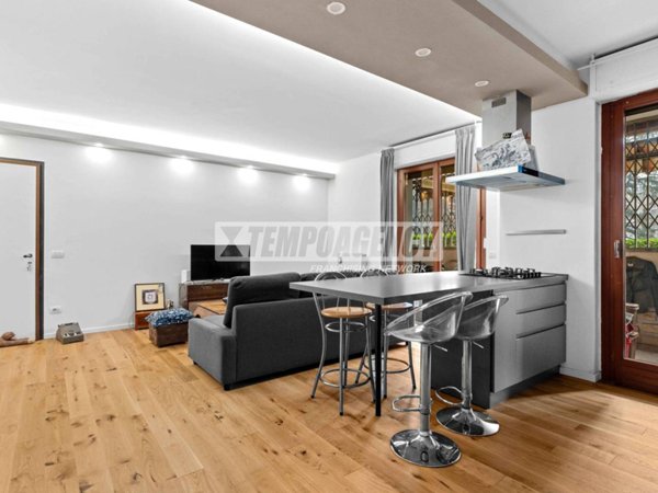 appartamento in vendita a Milano in zona Famagosta