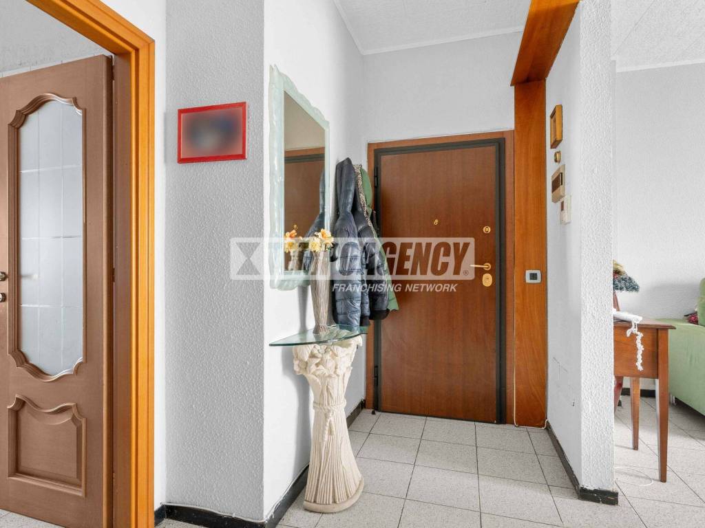 appartamento in vendita a Milano in zona Restocco Maroni